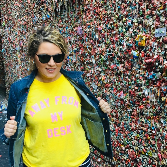 ✈️Meet your Posher, Amber✈️ - Picture 2 of 13